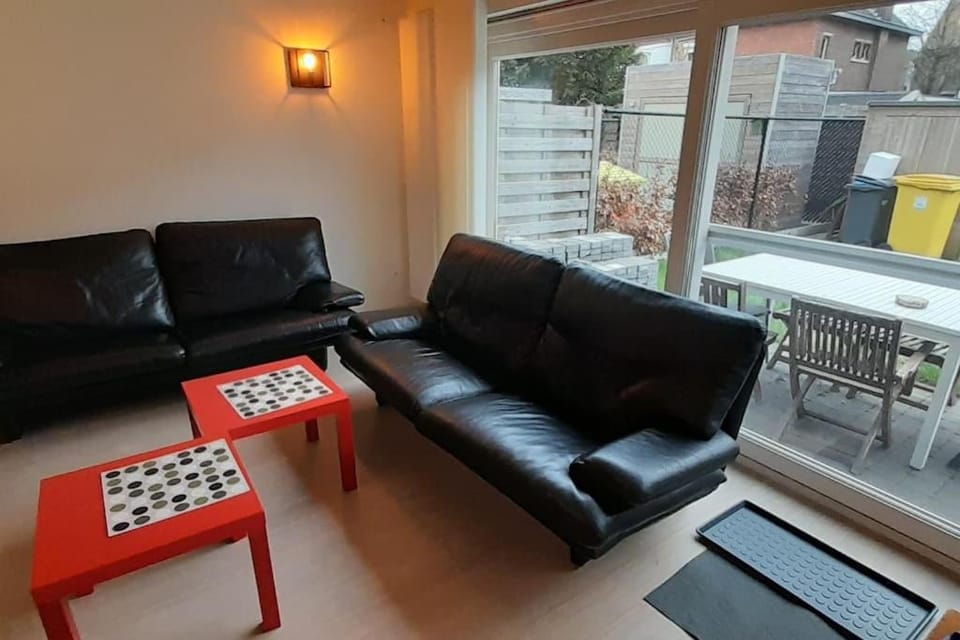 Very Quiet surroundings, Parking, 4 bedrooms, Trainstation near, center of herentals House in Flanders