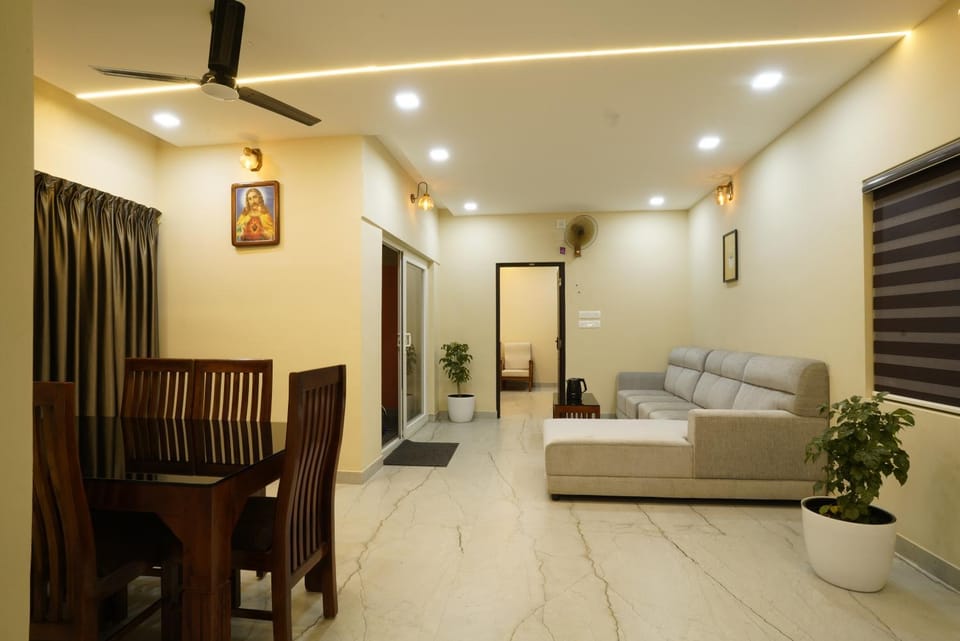 Living room, Photo of the whole room, Seating area