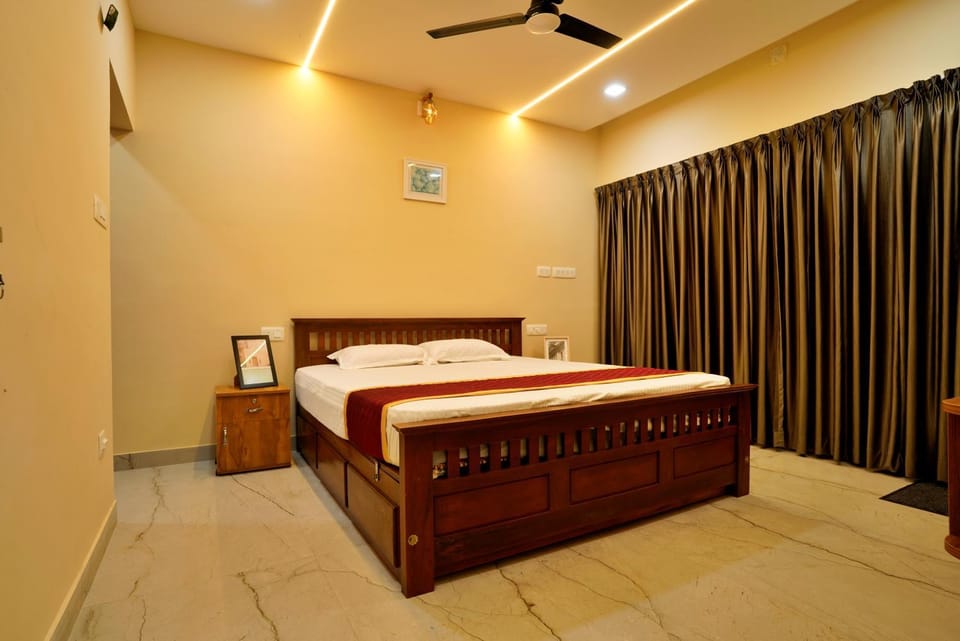 Bed, Photo of the whole room, Bedroom, air conditioner