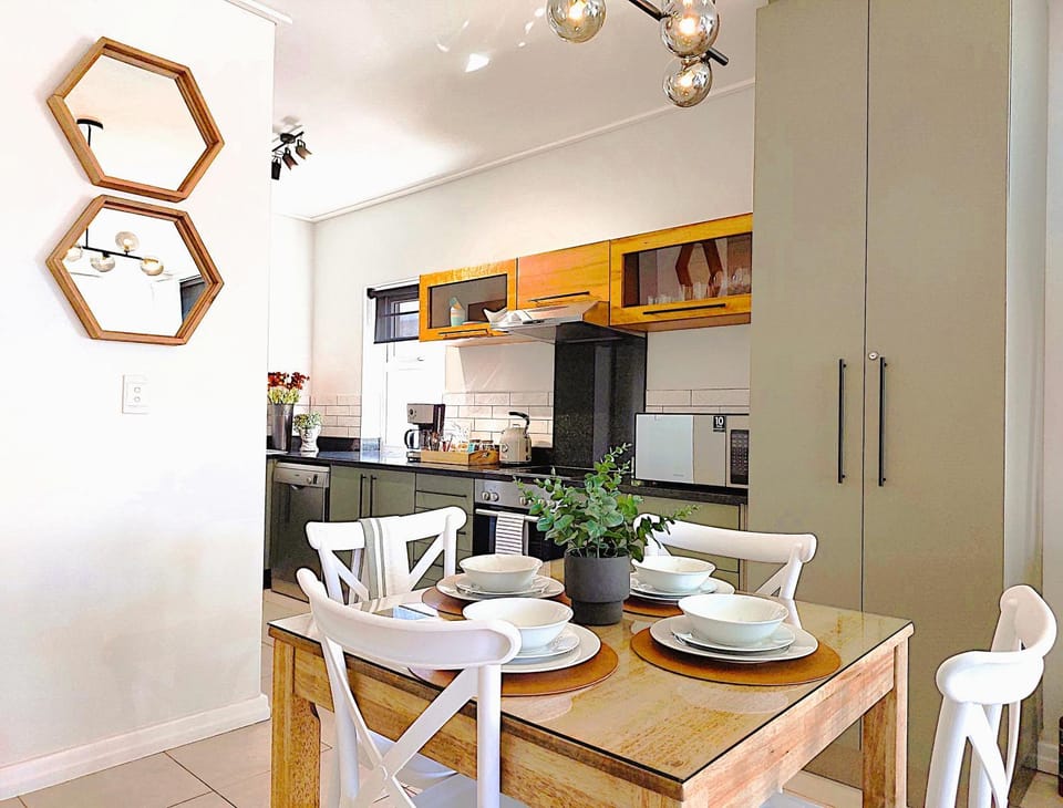 Brizzys Garden Quiet Forest Dreams Apartment in Port Elizabeth