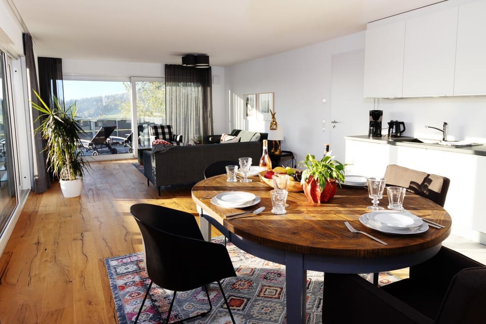 Kitchen or kitchenette, Living room