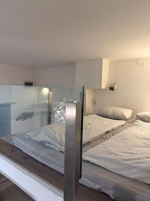 Roland Apartman Downtown - Almassy Apartment in Budapest