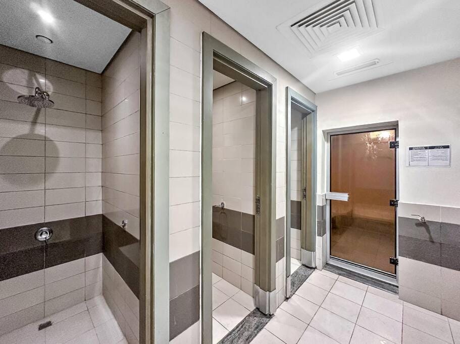 FIRST CLASS 1BR Modern Downtown Oasis Apartment in Dubai