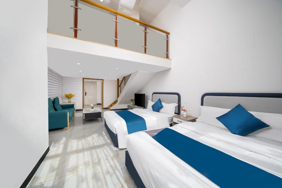 Photo of the whole room, Bedroom