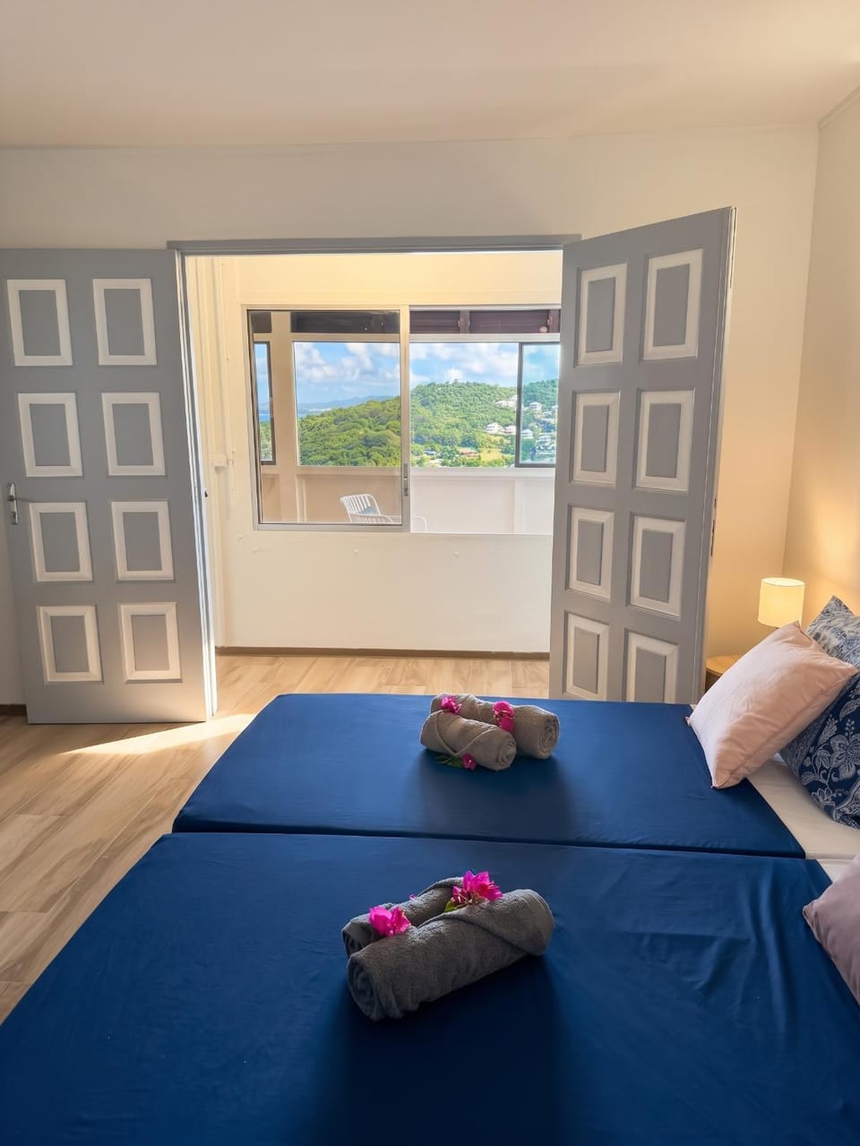Photo of the whole room