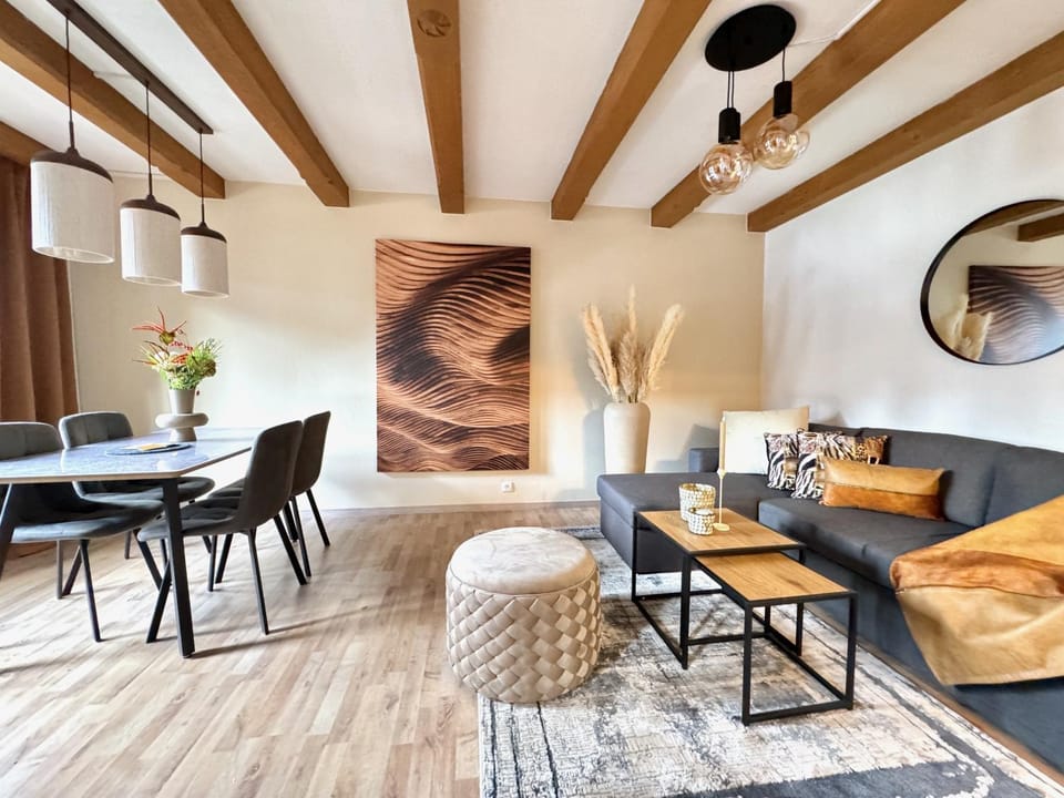 Living room, Dining area