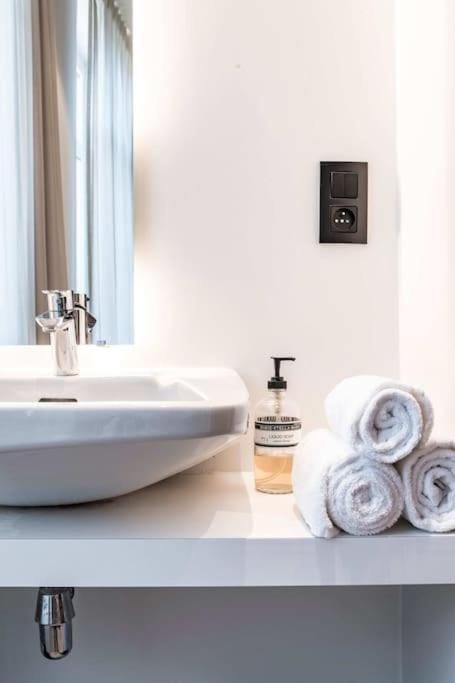 Charming Studio Retreat for Two in Central Ghent Apartment in Ghent