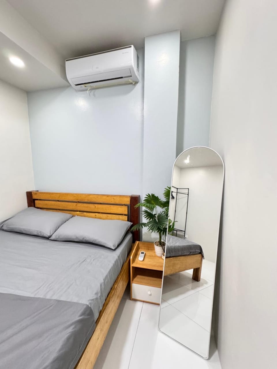 Bed, Bedroom, air conditioner