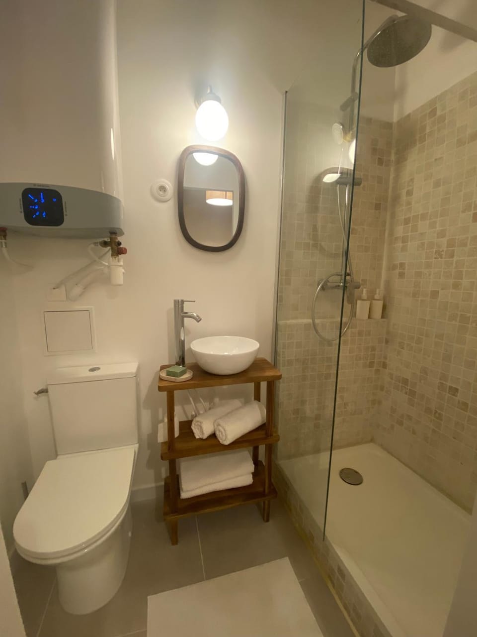 Shower, Toilet