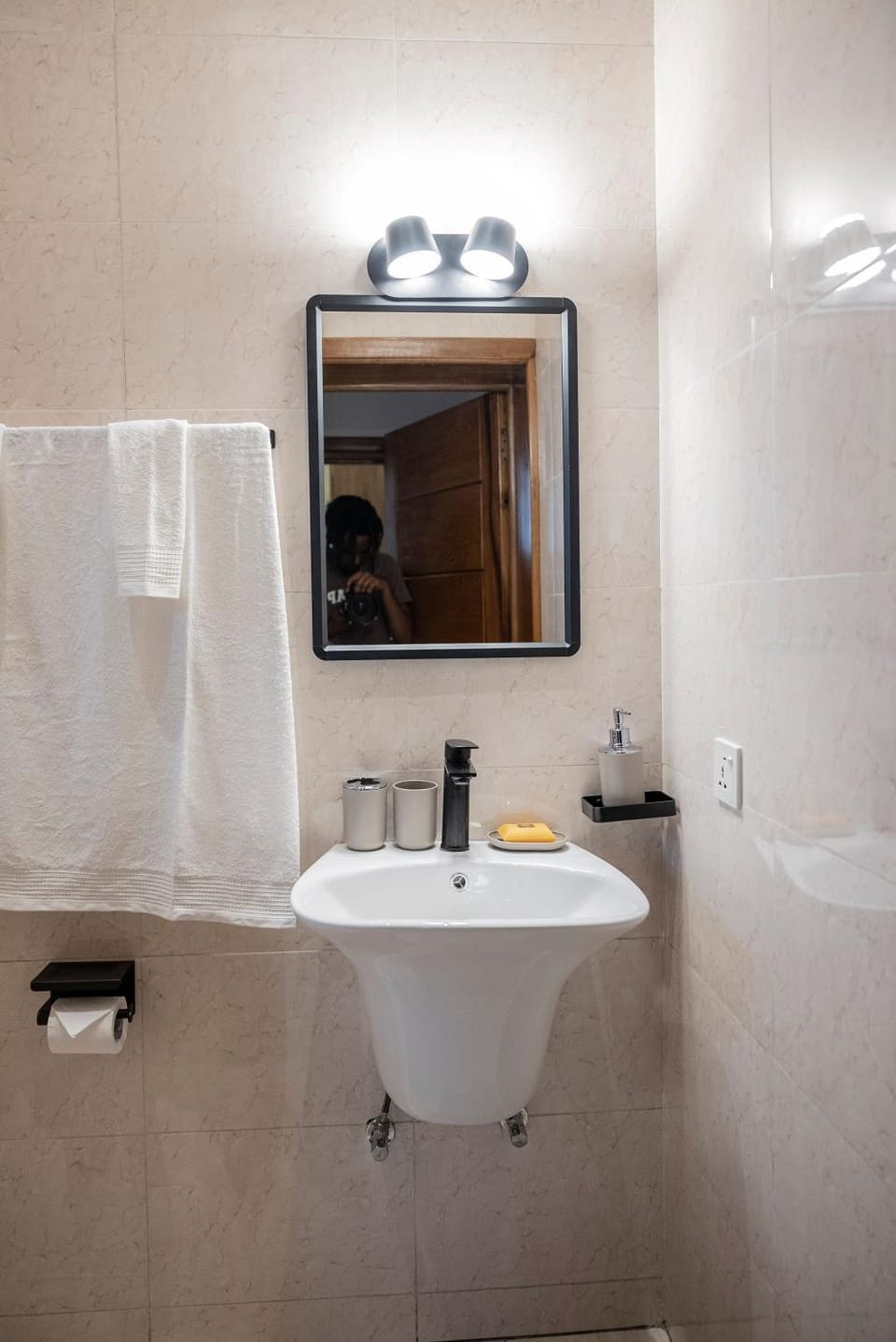 Shower, Toilet, Bathroom, Bath, towels