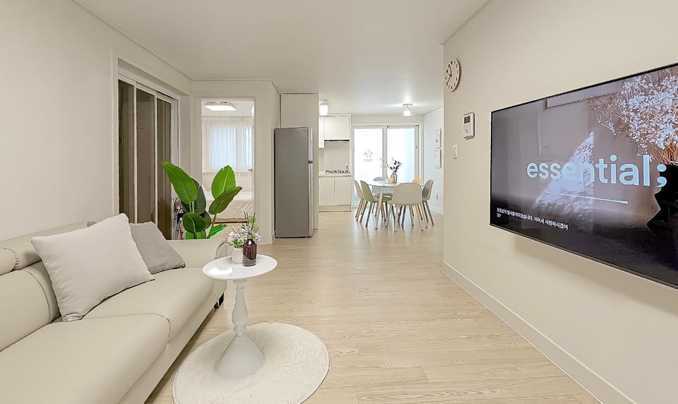 TV and multimedia, Living room, Seating area