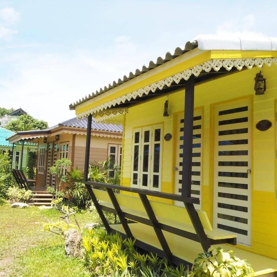 Phetmanee Resort Hostel in Krabi Changwat