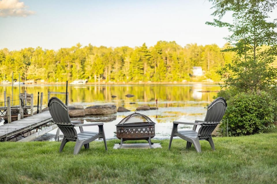 Lake view, sunbed