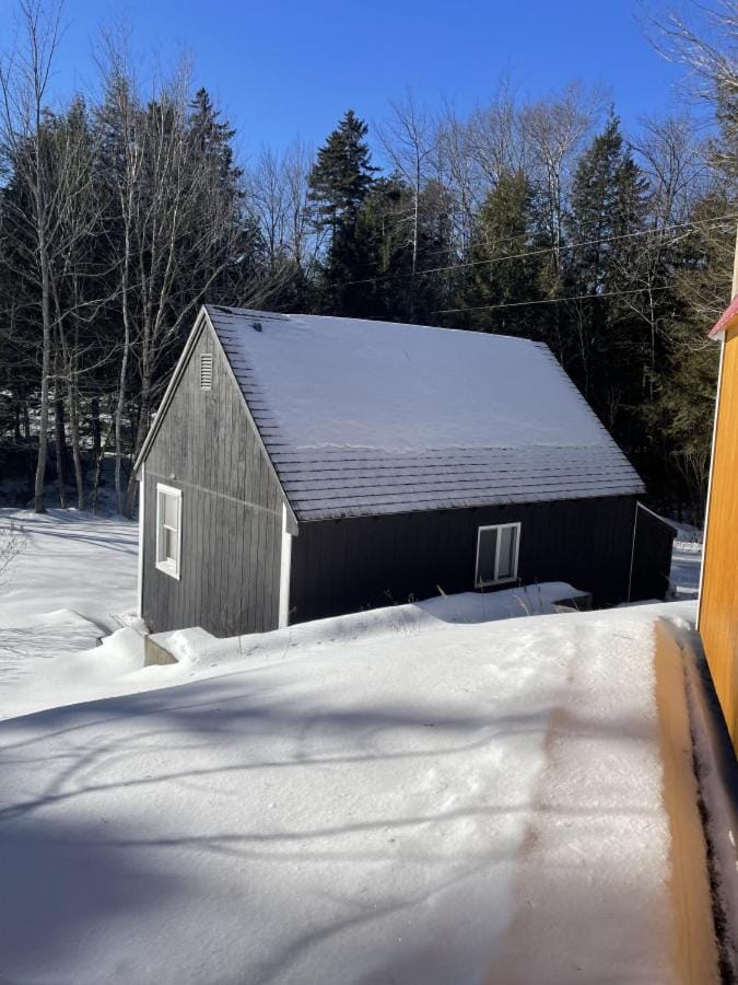 Property building, Natural landscape, Winter