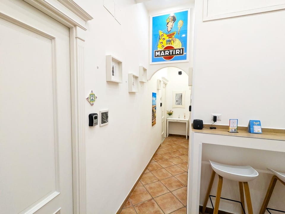 Communal lounge/ TV room, Kitchen or kitchenette, Decorative detail, Dining area
