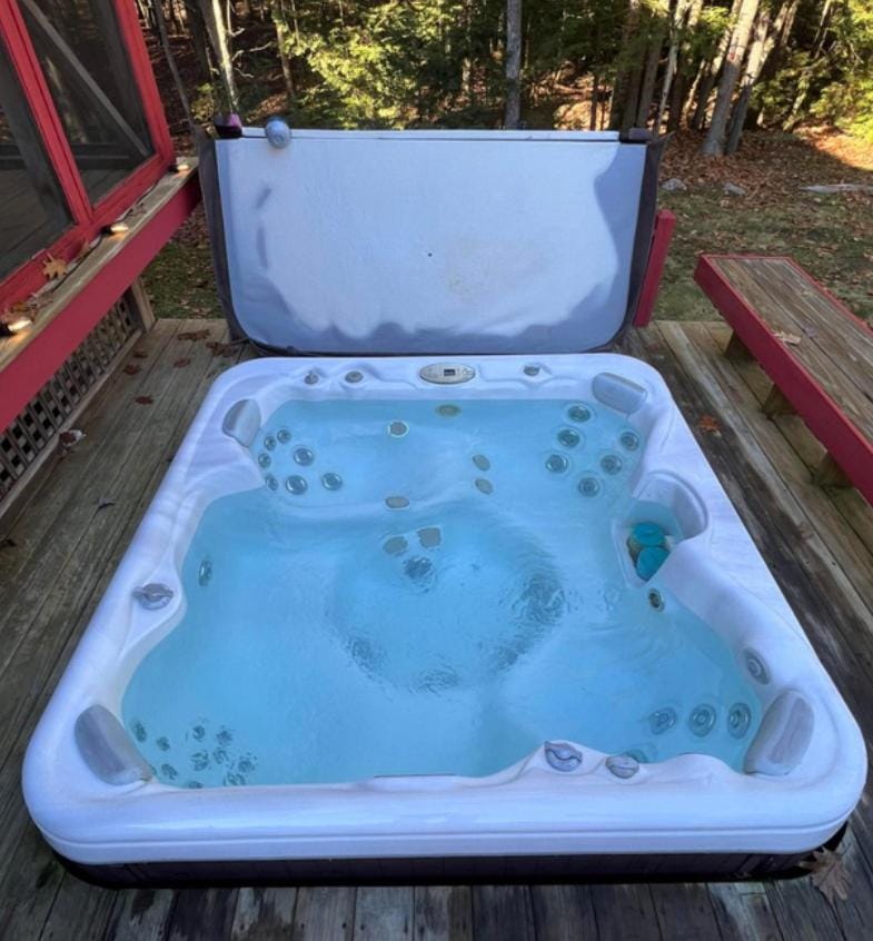 Hot Tub, Hot Tub