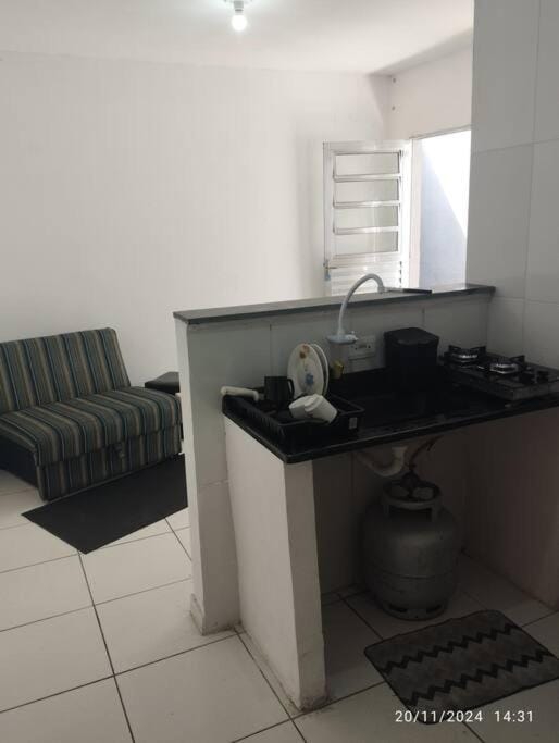 Kitchen or kitchenette, Seating area, stove