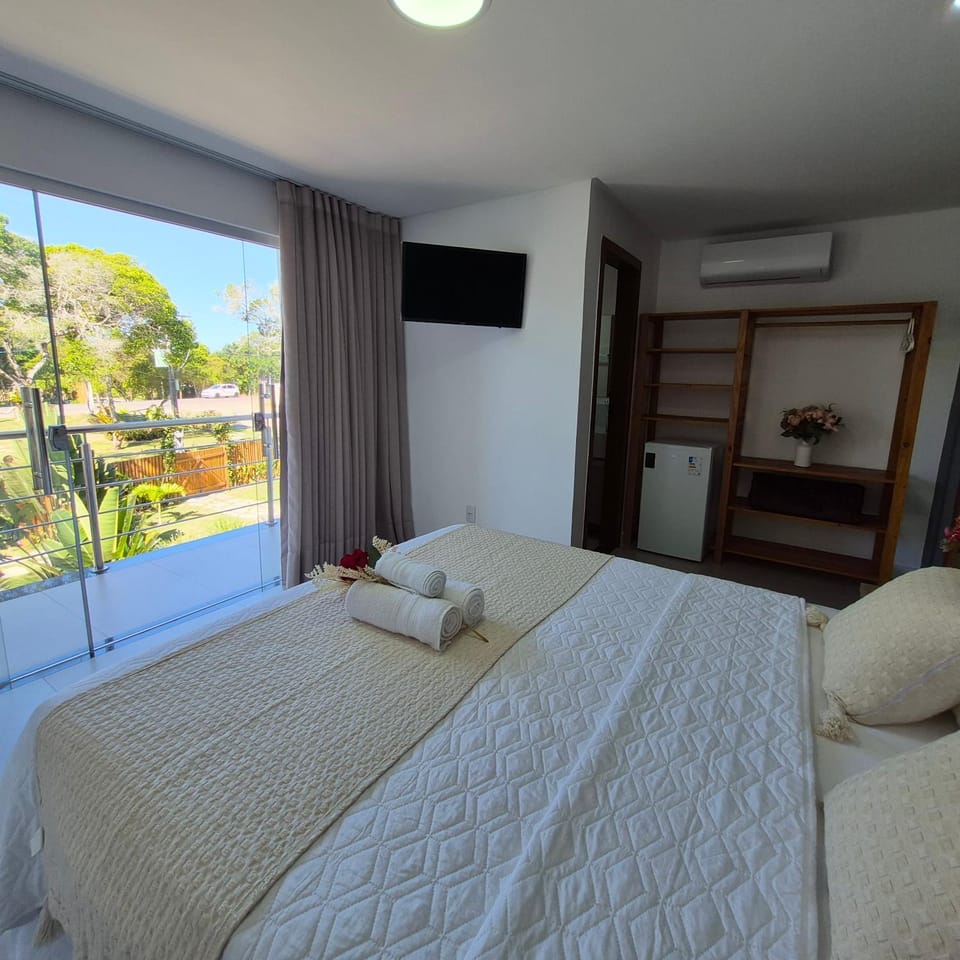 Bed, TV and multimedia, Photo of the whole room, Bedroom, towels, air conditioner