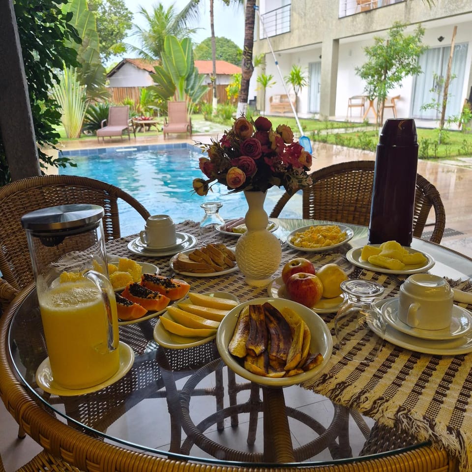 Patio, Coffee/tea facilities, Dining area, Food, Pool view, Swimming pool, Breakfast, Continental breakfast, Drinks