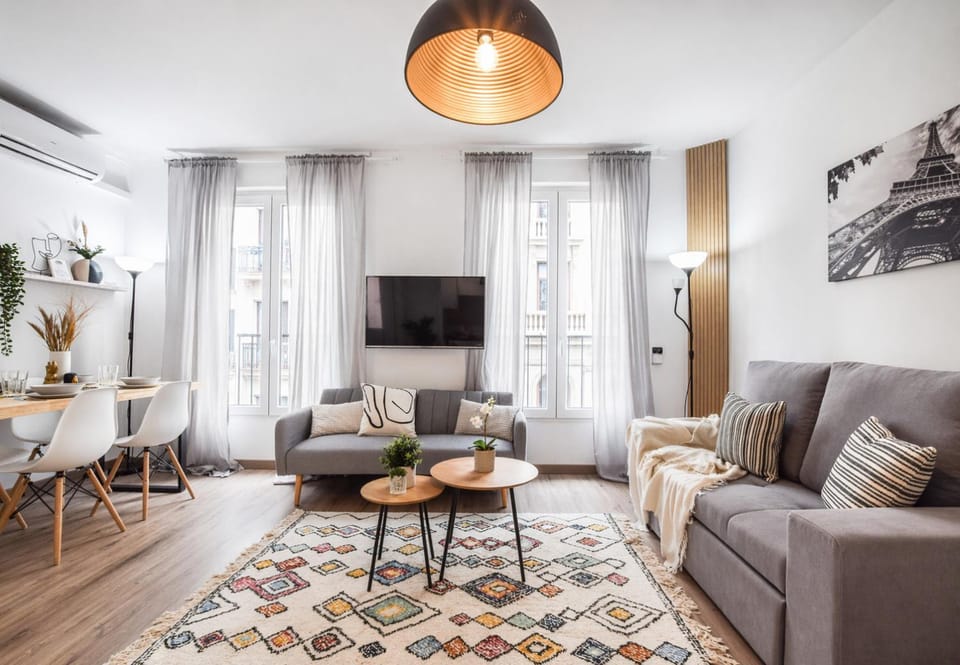 Communal lounge/ TV room, Living room, Dining area