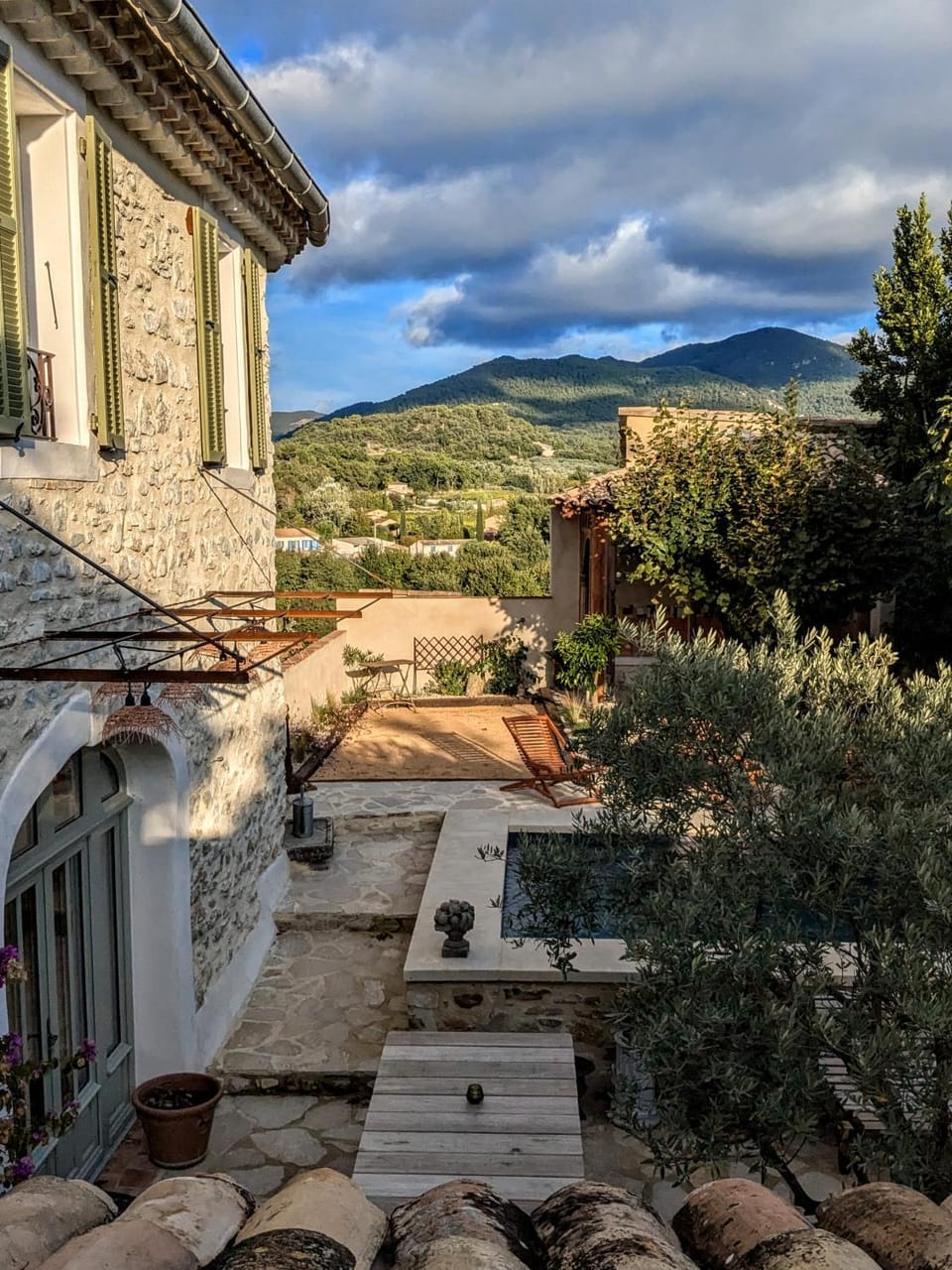 Property building, Natural landscape, Mountain view, Swimming pool