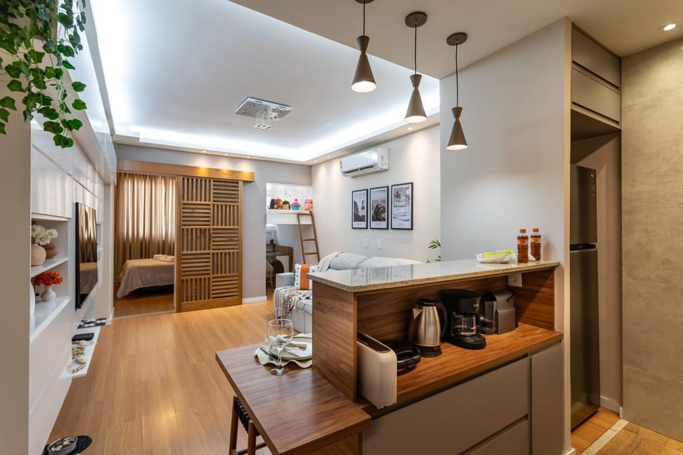 Bed, Kitchen or kitchenette, Dining area, air conditioner