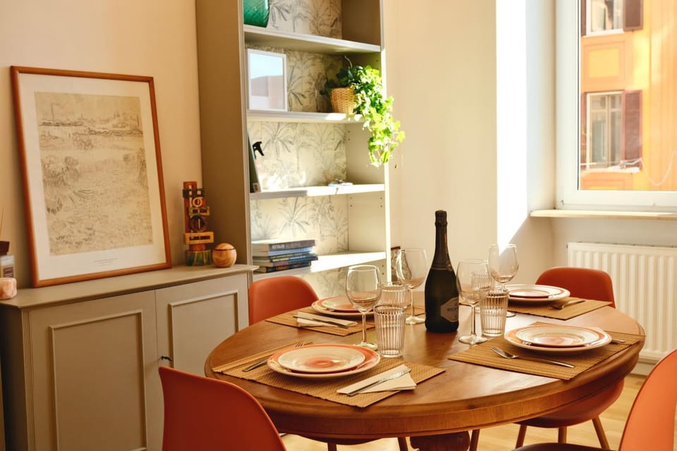 TV and multimedia, Living room, Seating area, Dining area, City view, internet, air conditioner