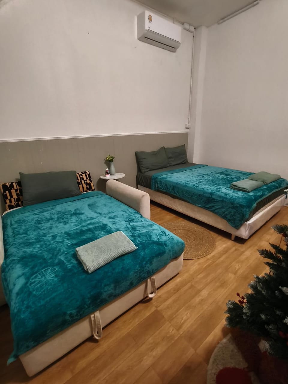 Bed, Photo of the whole room, Bedroom, towels, air conditioner