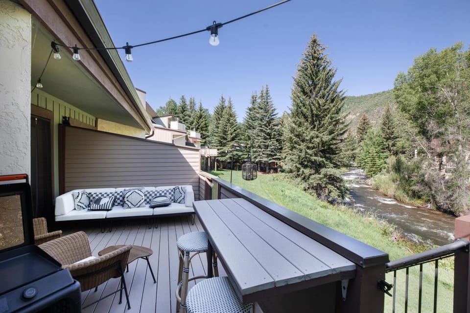 2633 Kinnickinnick Rd., Unit E2 House in Vail