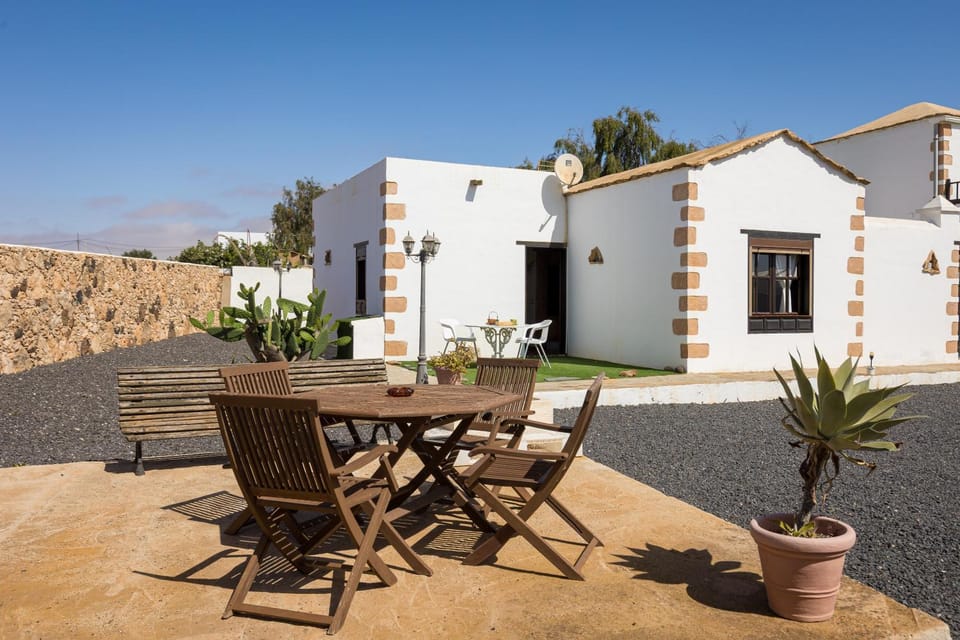 Home2Book La Molina C, Rural Retreat House in Maxorata