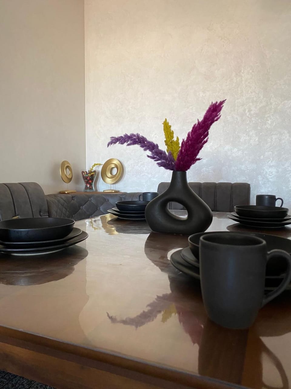 Seating area, Dining area