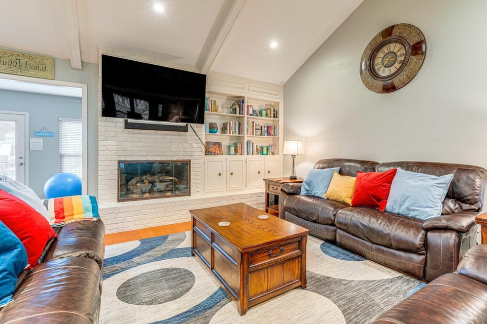 WFH-Friendly Austin Getaway w/ Backyard Oasis! House in Austin