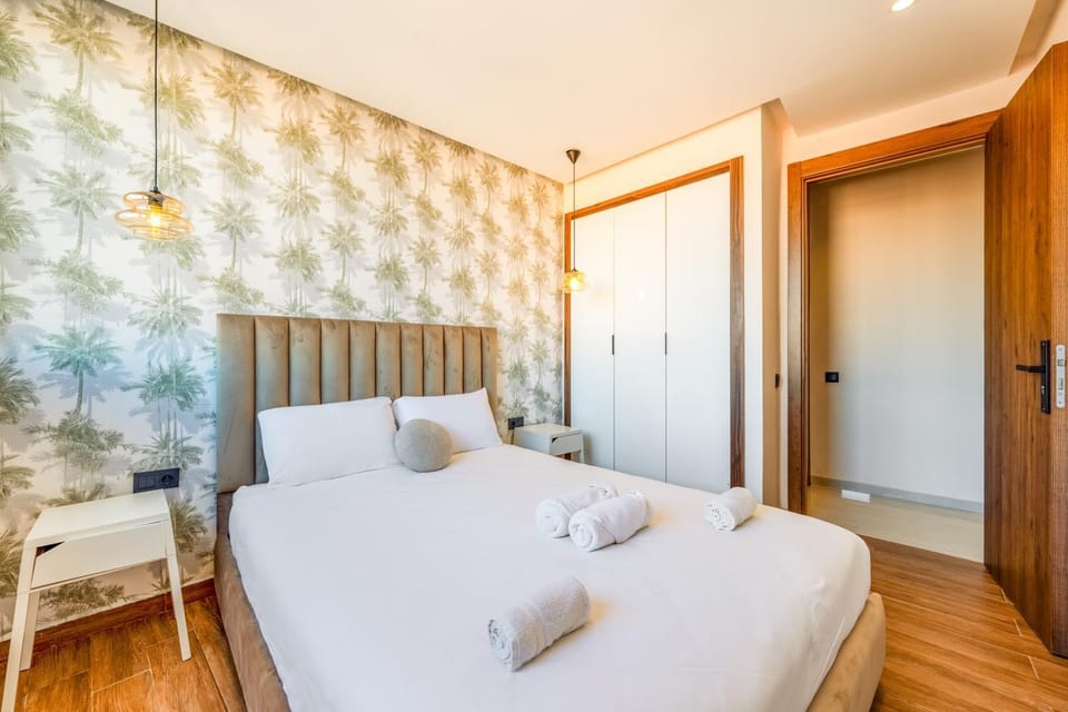 Bedroom, locker