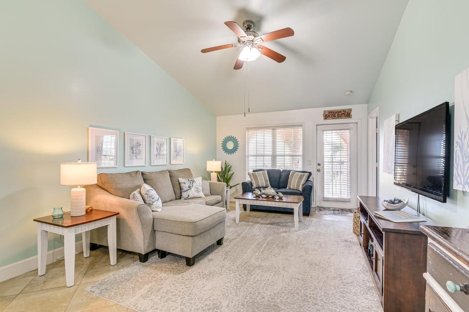 Steps to Beach: Ocean-View Galveston Condo! House in Galveston Island