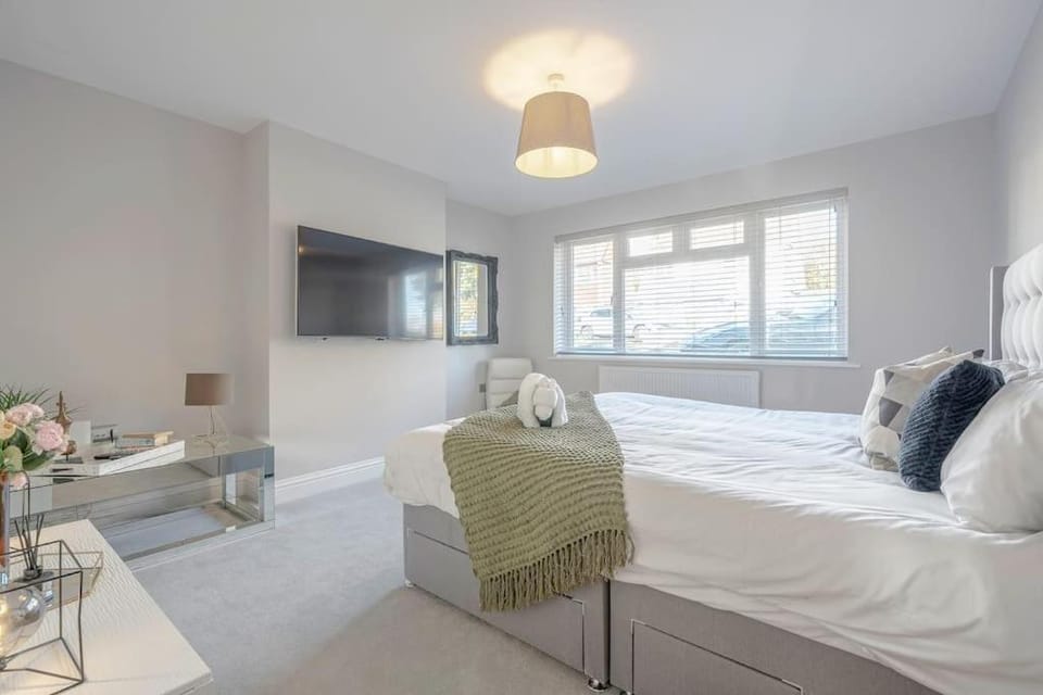 Bed, Bedroom