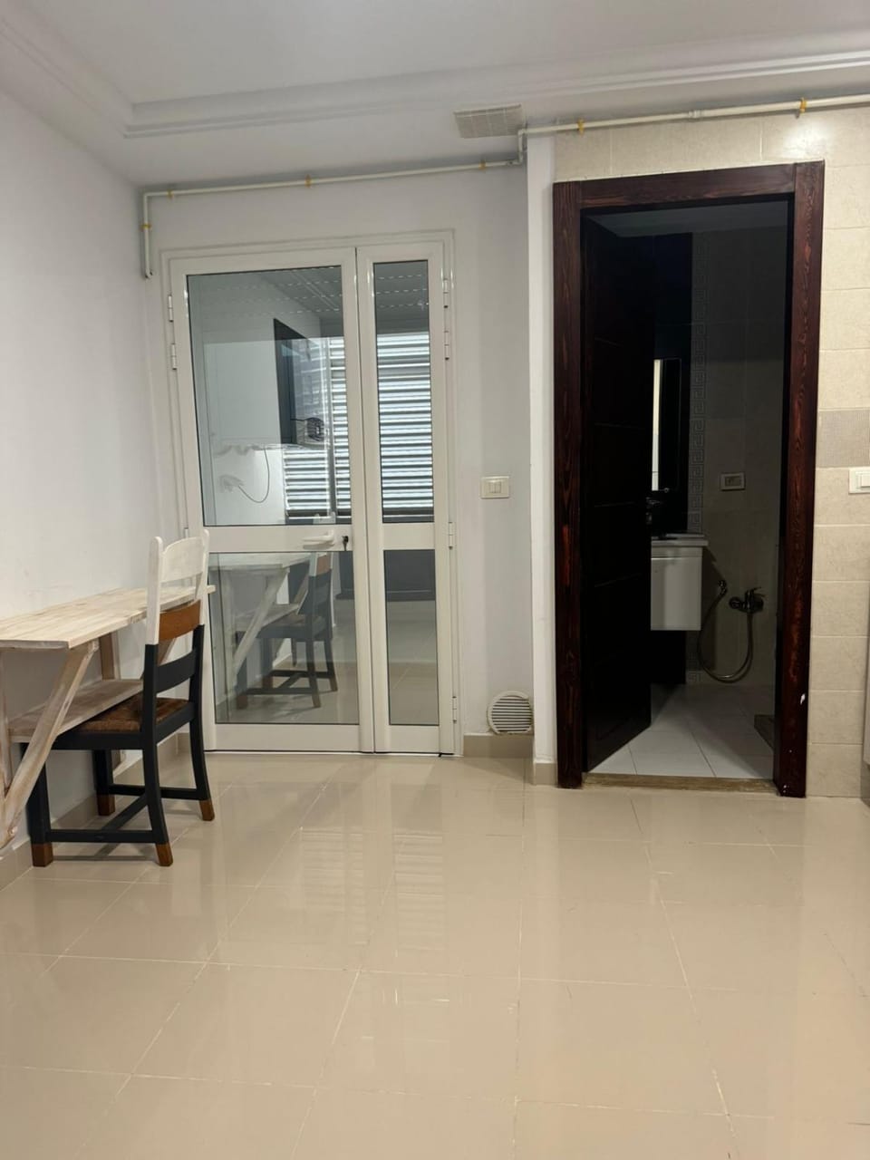 Bathroom, Balcony/Terrace, Dining area