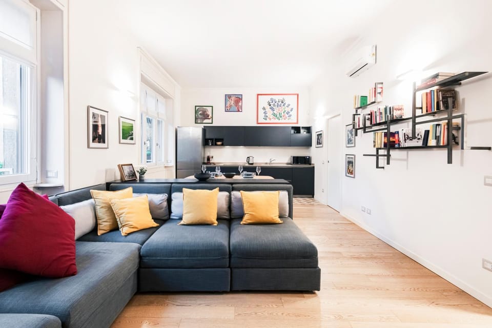 Kitchen or kitchenette, Living room, Seating area