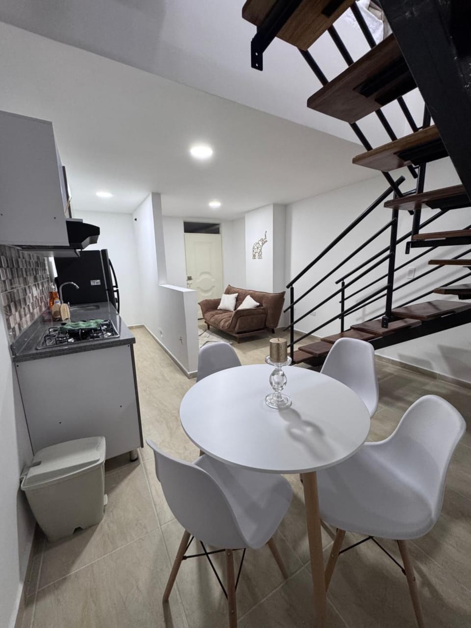 Dining area, kitchen