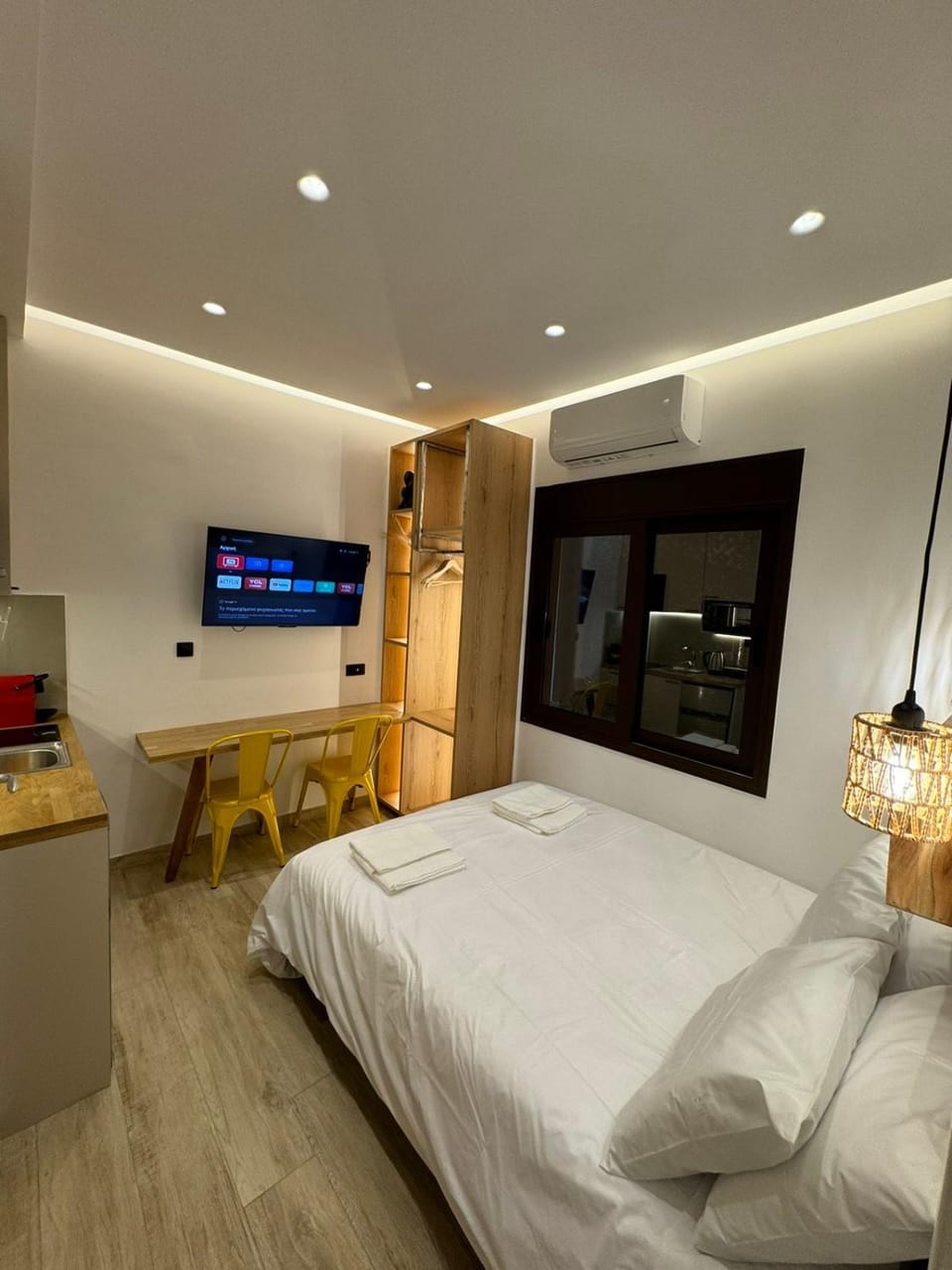 Roro Center Suites Apartment in Peloponnese, Western Greece and the Ionian