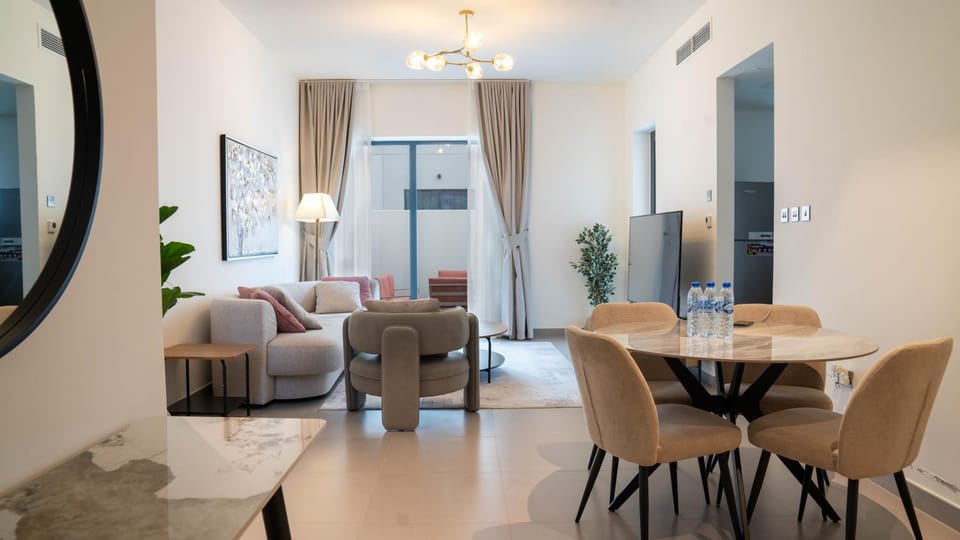 Living room, Dining area