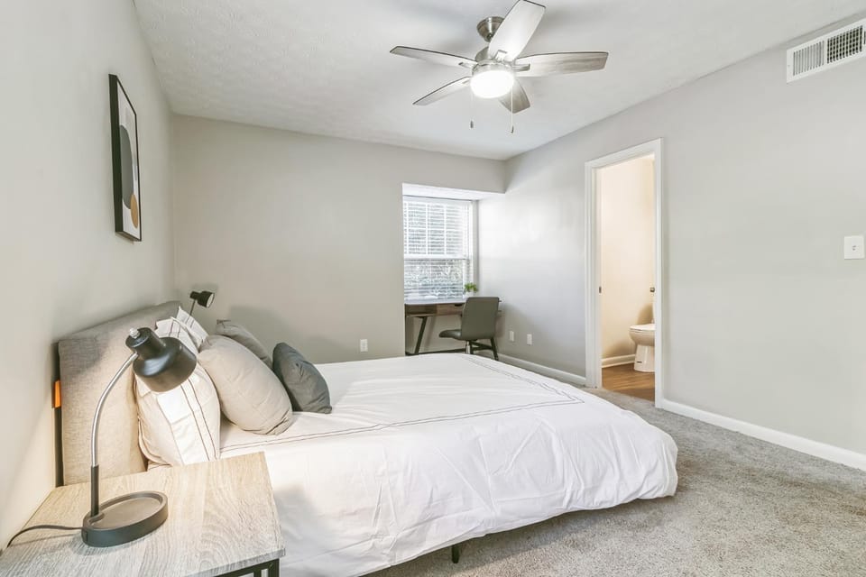 400 winchester 601l 2 Bed 2 Bath Newly Furnished Apartment in Vinings