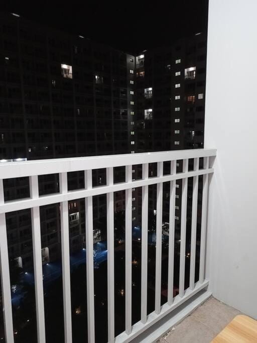 2Bedroom 2Bath near moa with Balcony facing pool Apartment in Pasay
