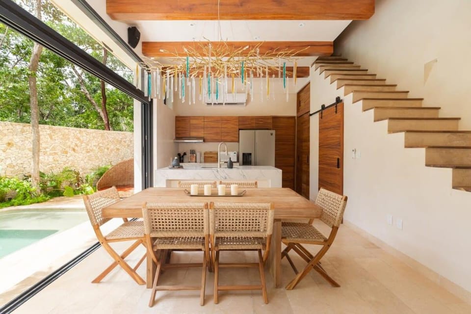 Patio, Kitchen or kitchenette, Dining area