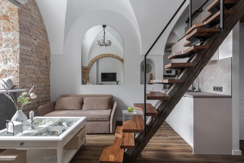 Communal lounge/ TV room, kitchen