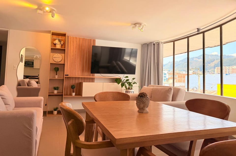Communal lounge/ TV room, Seating area, Dining area
