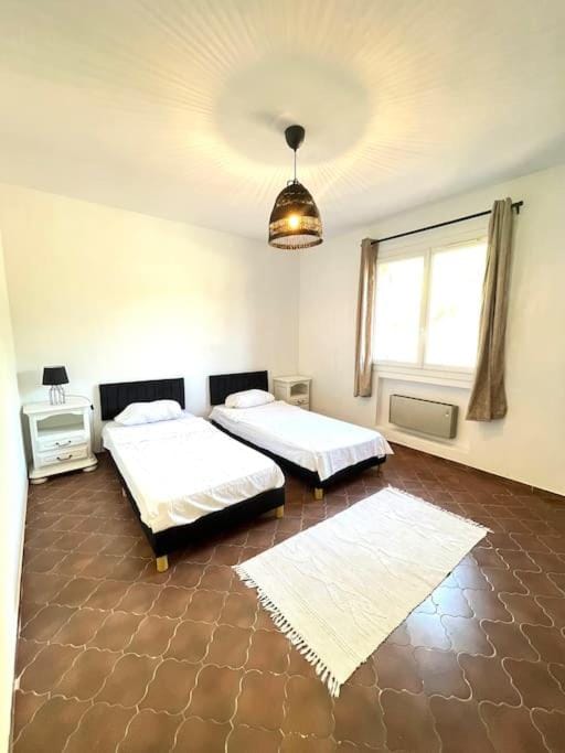 Appartement de 1 à 3 chambres proche Aéroport Marseille Marignane -confortable - et tout équipé Apartment in Provence-Alpes-Côte d'Azur