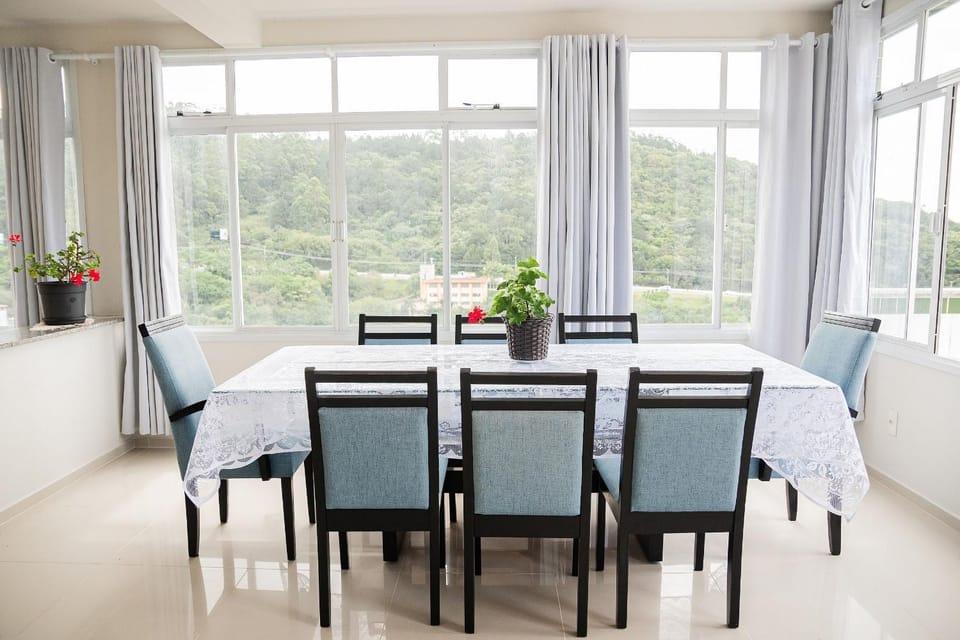 Living room, Mountain view