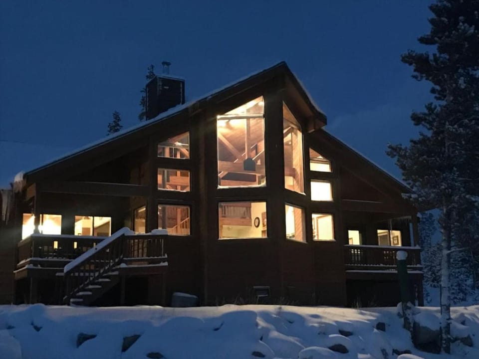 Property building, Night