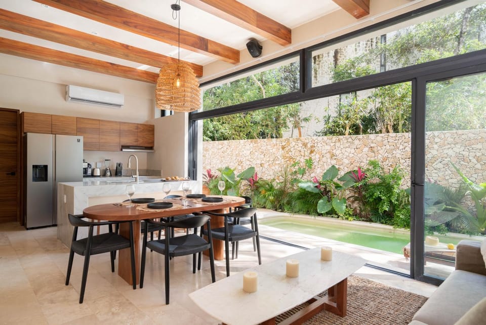 Patio, Day, Garden, Living room, air conditioner