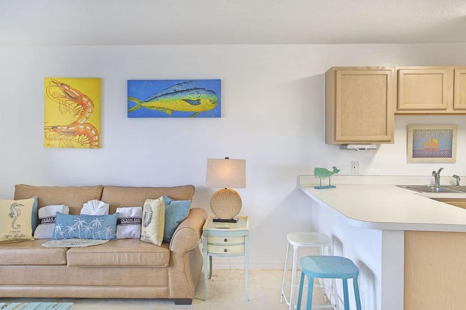 Grand Caribbean West 314 ocean view sleeps 6 House in Destin